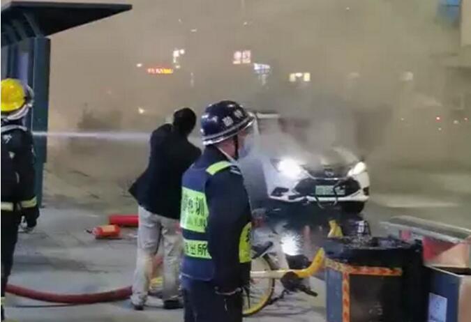 比亞迪新能源汽車再自燃！